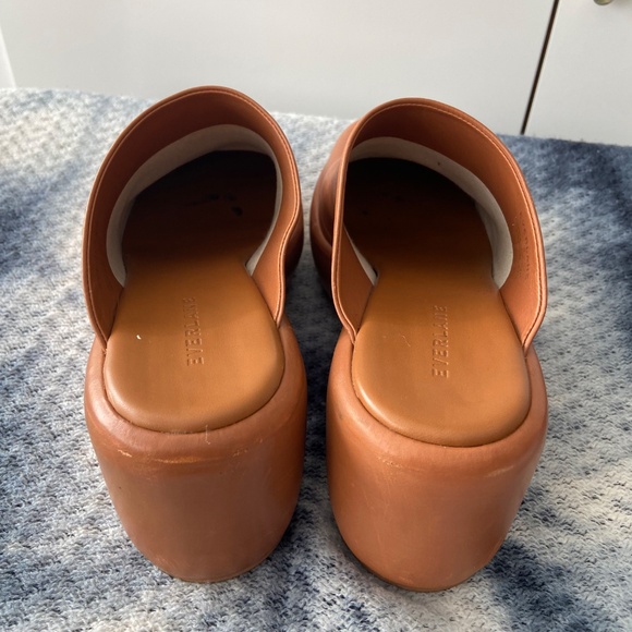 Everlane Puff Clog, size 10, saddle - Picture 5 of 6